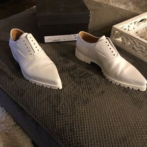 Barbara Bui Laceless White Shoe
